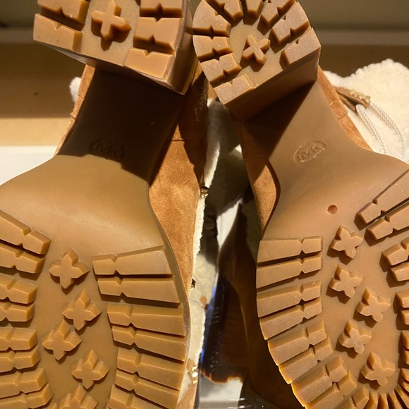 Shearling boots - Picture 4 of 4